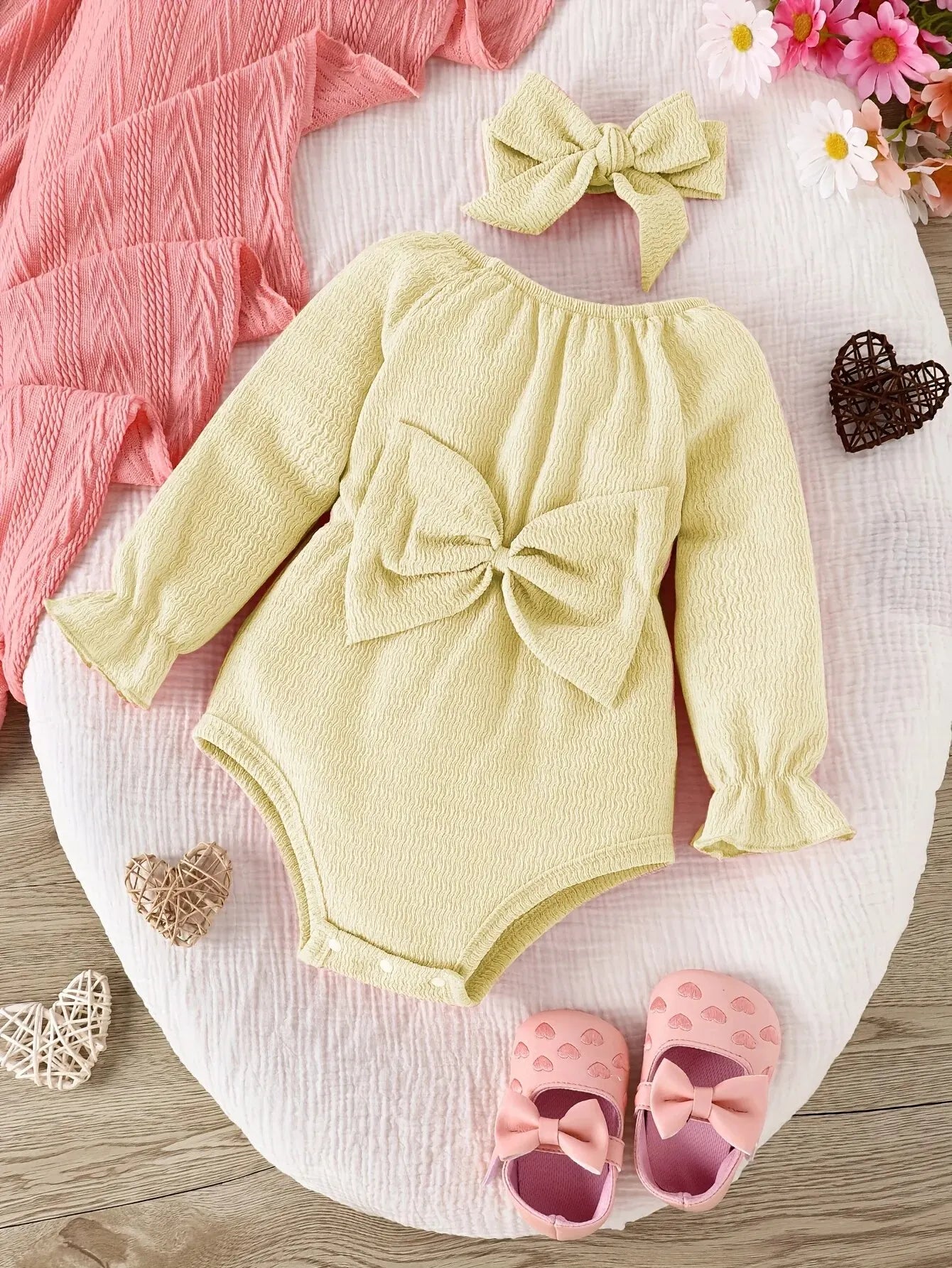 2pieces-Baby  Spring and Autumn Cute Fashion Sweet Foreign Style Bow Pink Long Sleeve Onesie + Kerchief Baby Two-piece Set