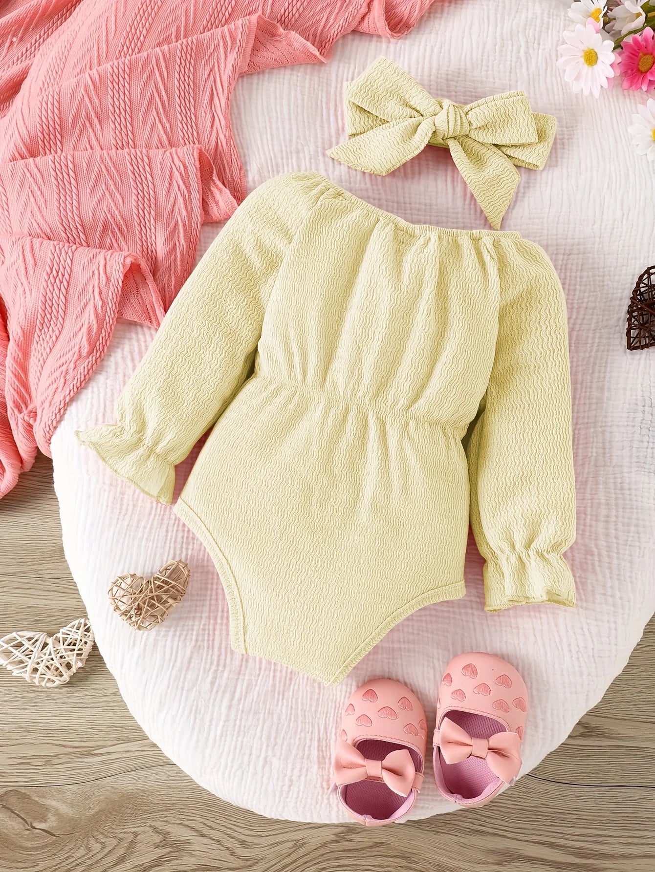 2pieces-Baby  Spring and Autumn Cute Fashion Sweet Foreign Style Bow Pink Long Sleeve Onesie + Kerchief Baby Two-piece Set